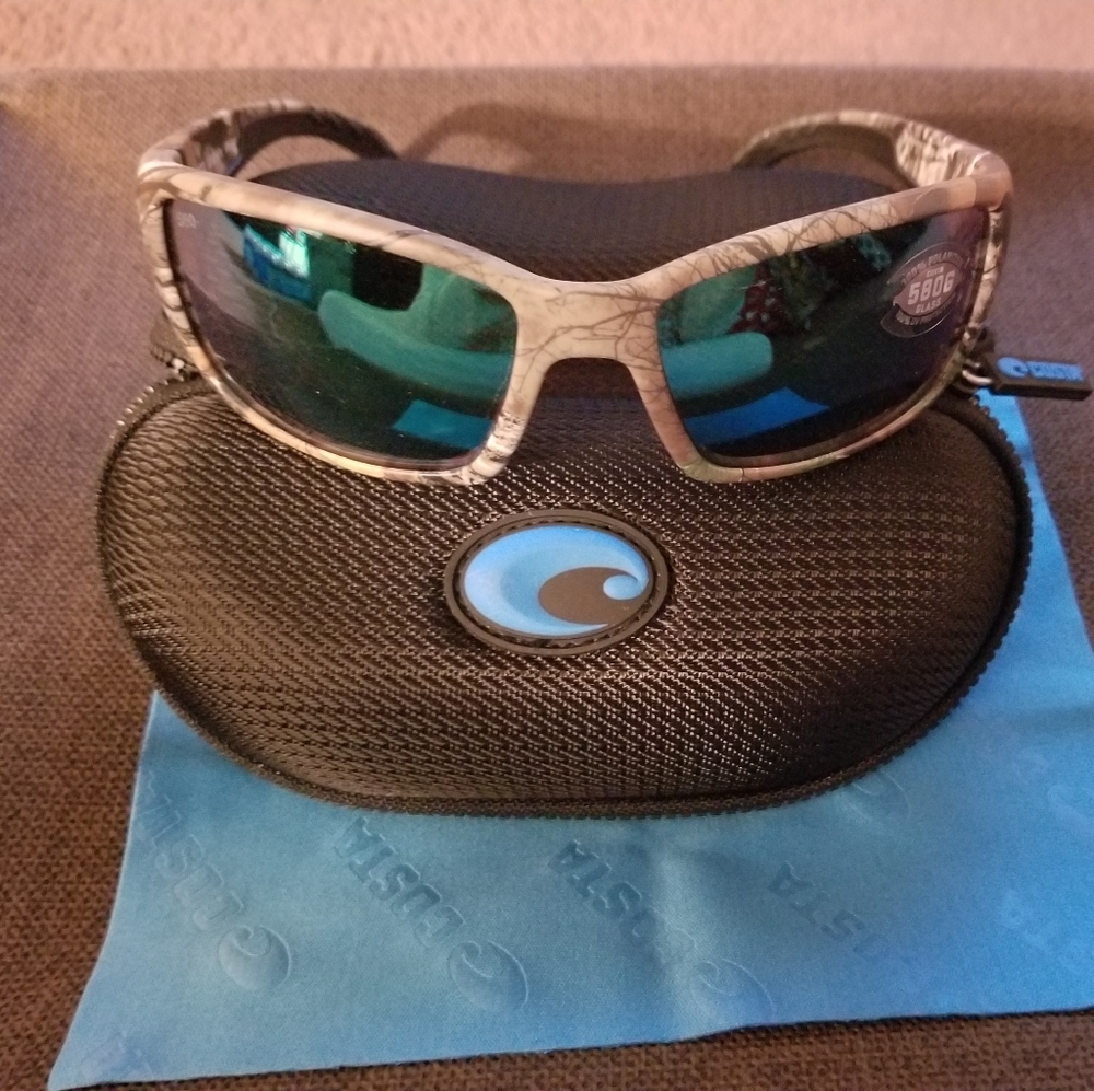 COSTA DEL MAR BLACKFIN (GLASS) 6S9014_G

Rated 4.7